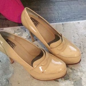 Super cute beige heels